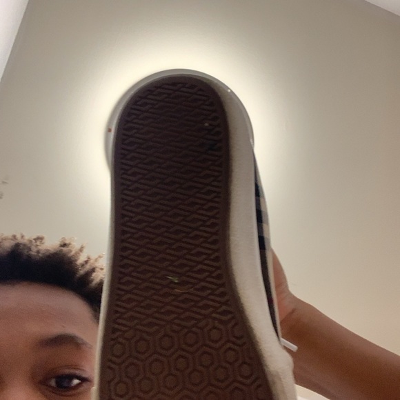 The Burberry in good condition I just need a some new shoes - Picture 3 of 16